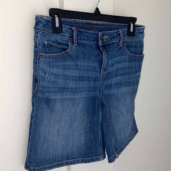 Simply Vera Wang Bermuda Denim Jean Shorts - Picture 2 of 6